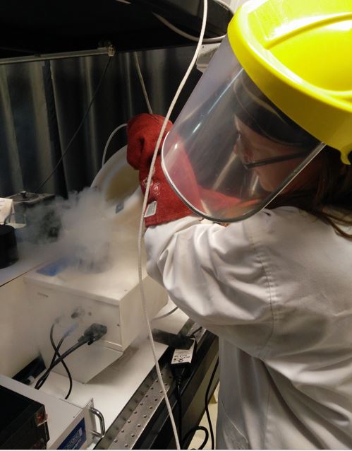 Jillian Moffatt Pic Refilling liquid nitrogen dewars for the spectrofluorimeter detector WEB